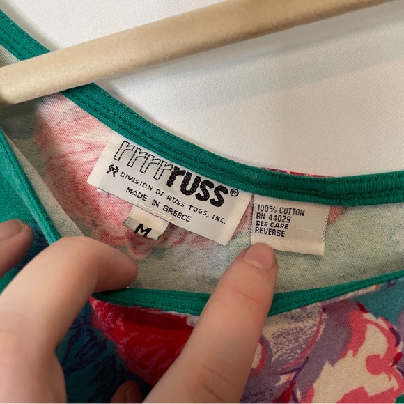 🌻3 for $25 SALE- Vintage Russ Asymmetrical Top - Picture 5 of 6